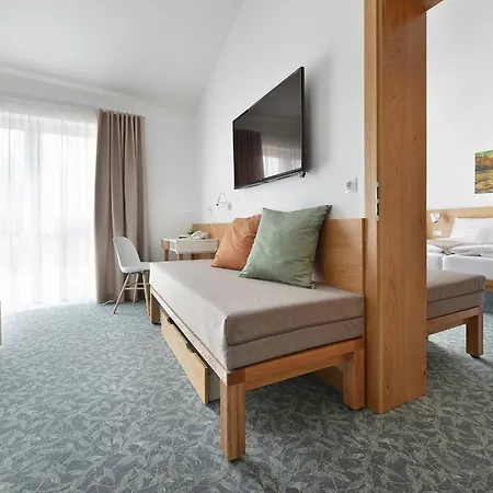 Wellness Happy Star Hnanice (Znojmo)