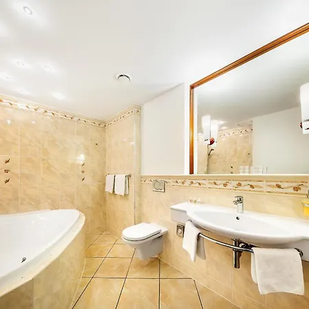 Wellness Happy Star Szálloda Hnanice